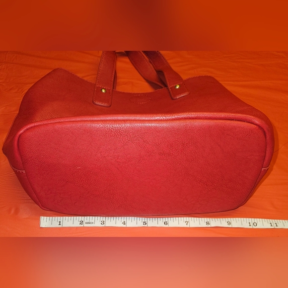 CBOCS  Red Satchel Purse w/Matching Zip Cosmetic Bag Suede Like Lining E.U.C. - Picture 6 of 13